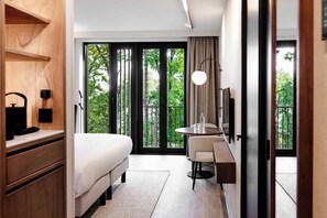 豪華雙人房 | 高級寢具、迷你吧、房內夾萬、隔音