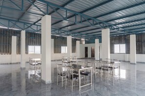 Restaurant - Treebo Aura Inn Regency (Rajgurunagar)