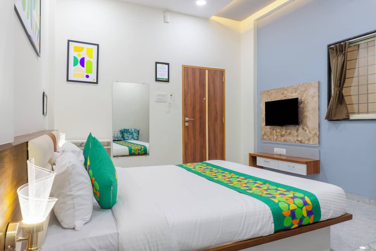 Economy Double Room | Blackout drapes, iron/ironing board