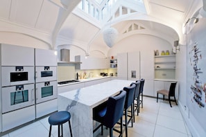 Shared kitchen - Imperial Victoria Square (London)