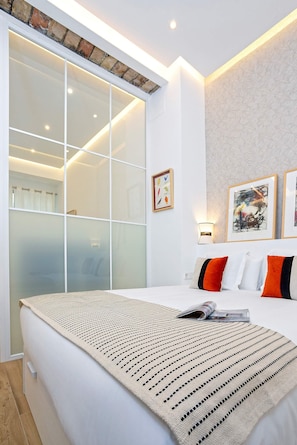 Appartement (1 Bedroom) | 1 chambre, fer et planche à repasser, Wi-Fi gratuit, draps fournis