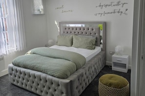 1 Schlafzimmer, Bügeleisen/Bügelbrett, kostenloses WLAN, Bettwäsche