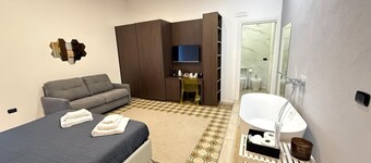 LA PIAZZA SUITE