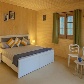 1 bedroom, desk, iron/ironing board, free WiFi - Bougainvilla Mountain Retreat (Bhimtal)