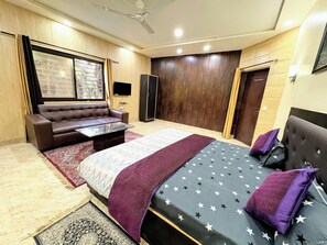 9 slaapkamers, een strijkplank/strijkijzer, wifi, beddengoed