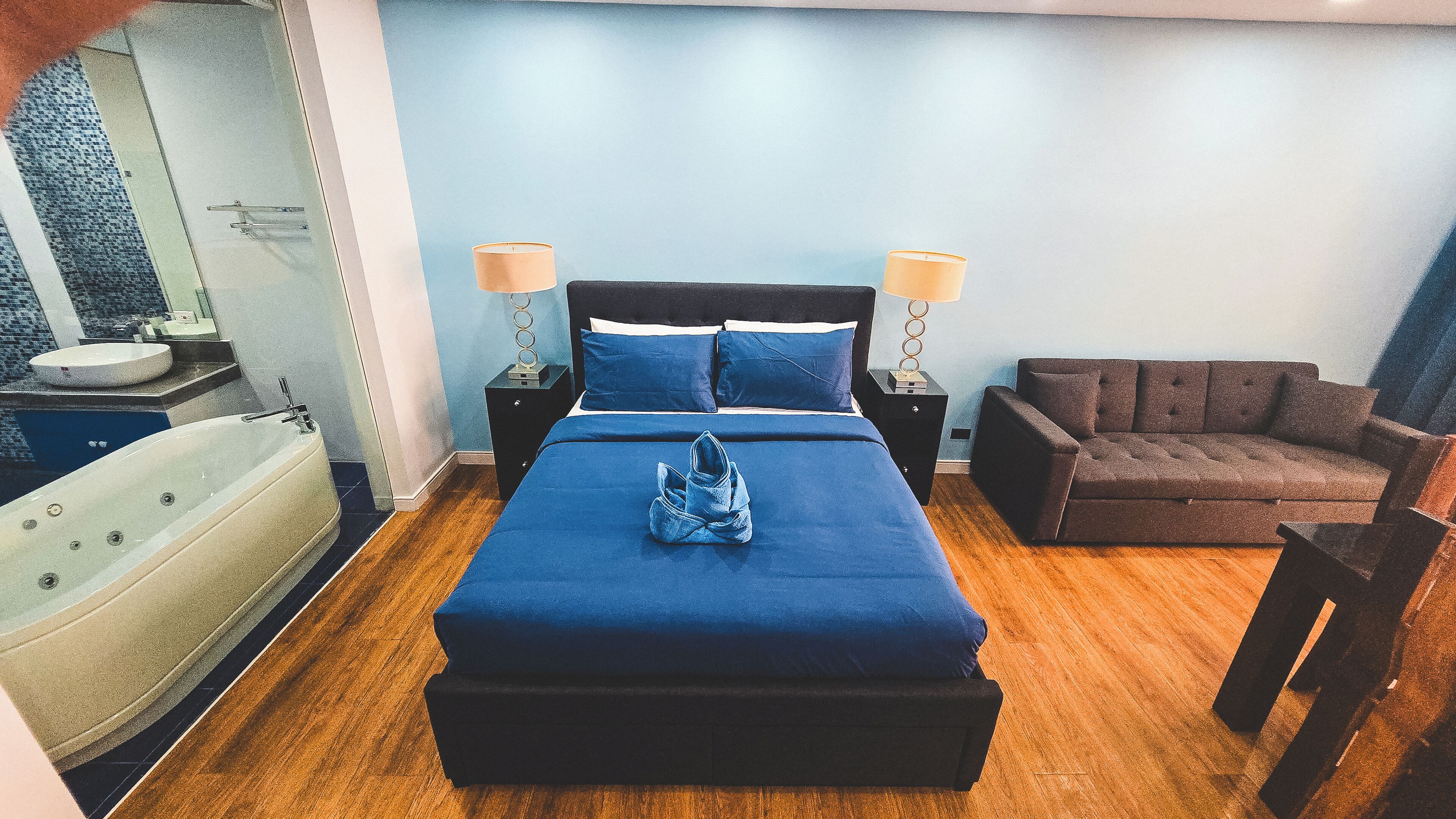 Desk, laptop workspace, free WiFi