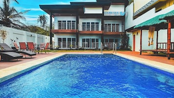 Bureau, espace de travail pour ordinateur portable, Wi-Fi gratuit