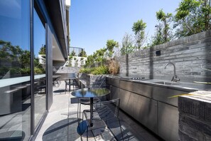 Outdoor dining - Burwood Boulevard Beauty (Burwood East)