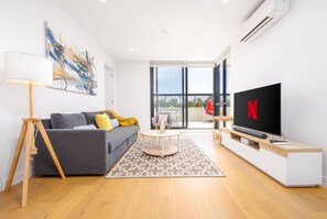 Living area - Burwood Boulevard Beauty (Burwood East)