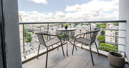 Mira Bracara by House and People