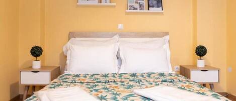 1 bedroom, iron/ironing board, free WiFi