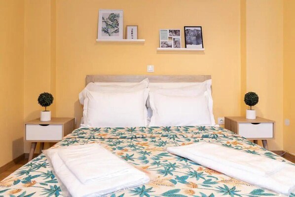 1 bedroom, iron/ironing board, free WiFi