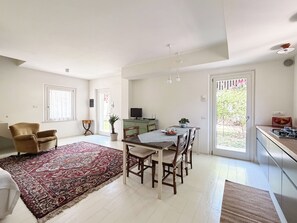 Dining - Beautiful apartment in Borgoparvo Countryvilla, between Sirolo and Numana (Ancona)