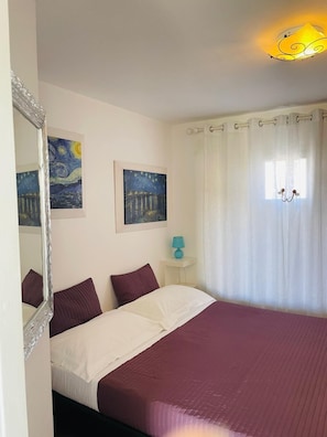 1 camera, ferro/asse da stiro, Wi-Fi gratuito, lenzuola
