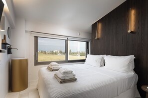 2 slaapkamers, een kluis op de kamer, een bureau