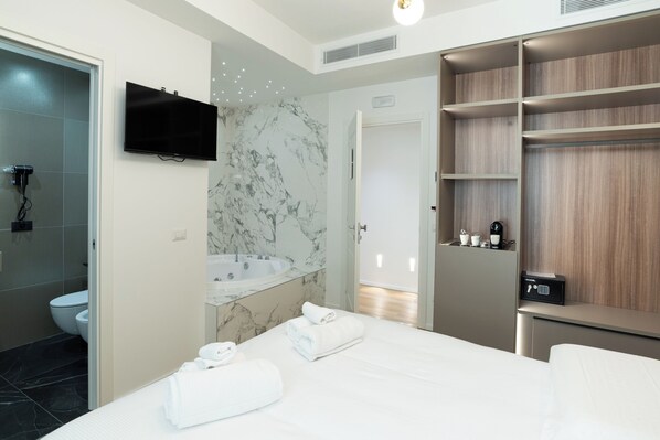 Junior tweepersoonskamer | Een kluis op de kamer, gratis wifi