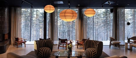 2 من البارات/الاستراحات، بار على حمام السباحة