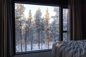 Ropa de cama de alta calidad, minibar, caja fuerte y cortinas opacas