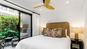 4 bedrooms, iron/ironing board, WiFi, bed sheets - A Top Spot Looking for a holiday in stylish, modern comfort just steps from Byron Bay's finest beach (Byron Bay)