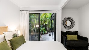 4 bedrooms, WiFi, bed sheets