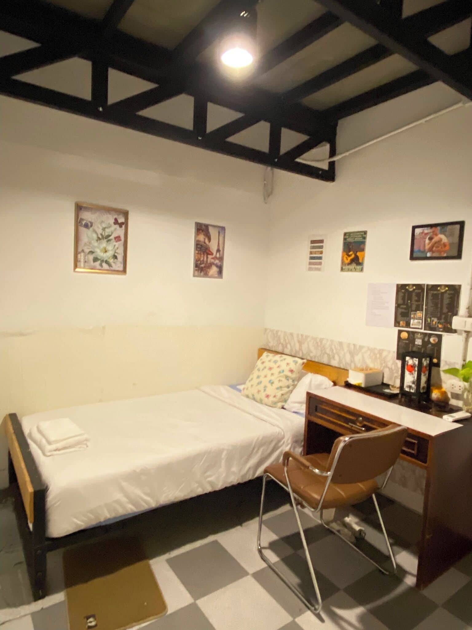 Habitación individual Confort | Escritorio, espacio para trabajar con un portátil, wifi gratis