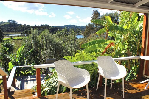 Seaside Diamond - 5 minutes' drive to the popular Oneroa Village/Palm Beach