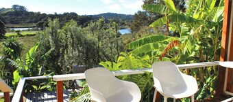 Seaside Diamond - 5 minutes' drive to the popular Oneroa Village/Palm Beach