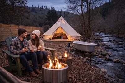 Creek-side Retreat - Glamping