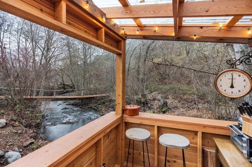 Creek-side Retreat - Glamping