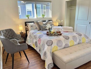 2 bedrooms, travel cot, free WiFi, bed sheets