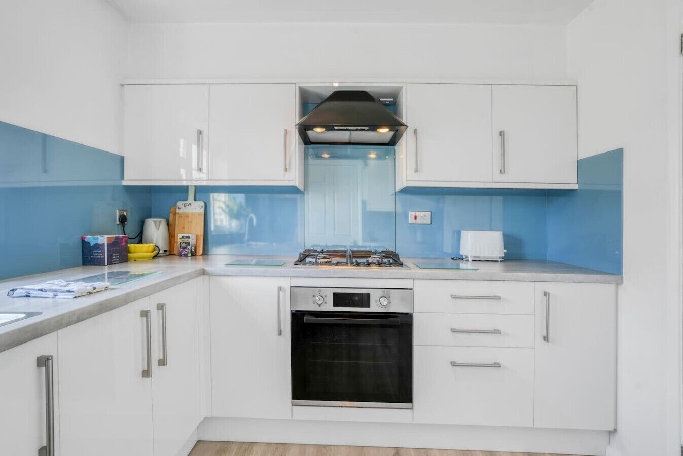 Fridge, microwave, oven, coffee/tea maker