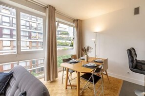 Room - Apartment Barbusse (Paris)