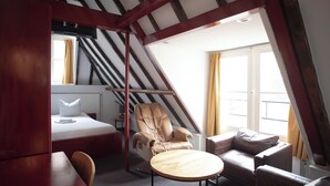 Deluxe Double Room, Smoking, City View | Desk, WiFi (free) - Hotel Internationaal (Amsterdam)