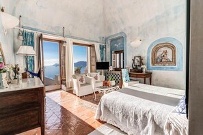 4 slaapkamers, een strijkplank/strijkijzer, gratis wifi