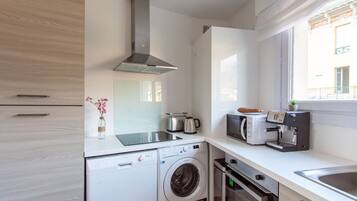 Réfrigérateur, micro-ondes, four, lave-vaisselle