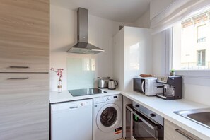 Fridge, microwave, oven, dishwasher