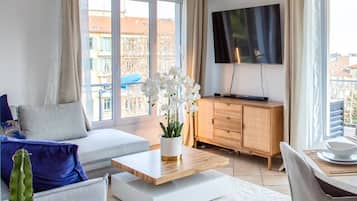 Fernseher, Stereoanlage