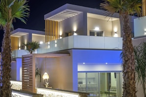 Deluxe Villa, Pool View
