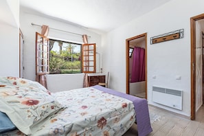 4 chambres, fer et planche à repasser, Wi-Fi, literie fournie