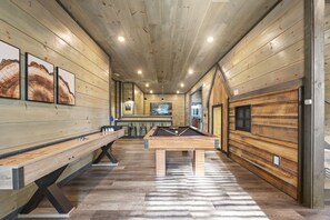 Unclassified image, 4 of 81, button