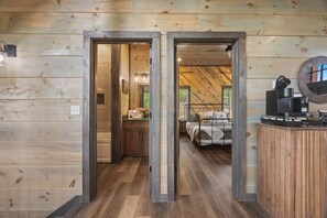 5 bedrooms, travel crib, free WiFi, bed sheets