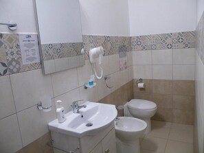 Room, 1 Bedroom, Smoking, Balcony | Bathroom