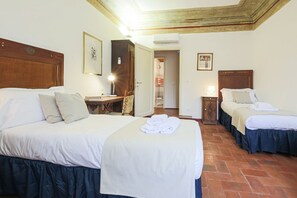 4 dormitorios, escritorio, tabla de planchar con plancha y wifi gratis