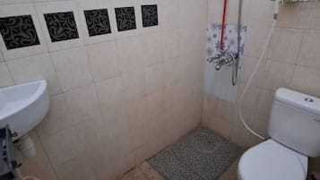 Casa bàsica, 2 dormitoris | Bany