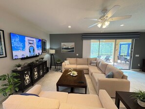 Smart-TV, Videospiele, Tischfußball