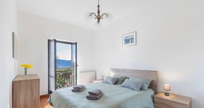 Freistehendes Haus mit Garten und Parkplatz