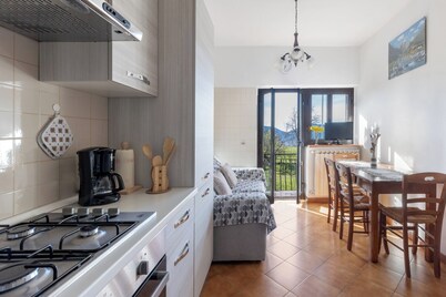 Detached house with garden and parking space