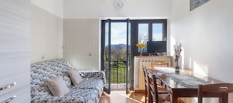 Detached house with garden and parking space