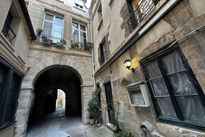 Cribs/infant beds - Paris Marais by Melvane (Paris)