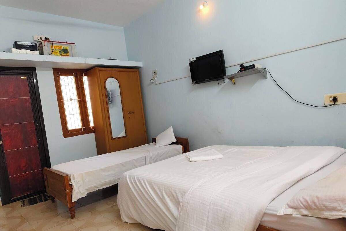 Basic Room | Soundproofing, bed sheets